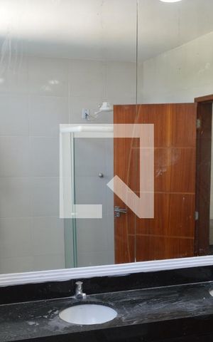 Casa de condomínio para alugar com 300m², 3 quartos e 2 vagasBanheiro da Suíte 1