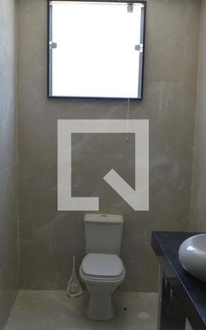 Casa de condomínio para alugar com 300m², 3 quartos e 2 vagasBanheiro da Suíte 2
