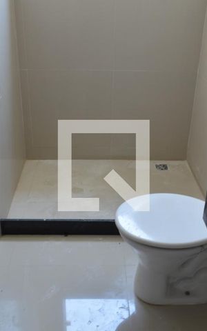 Casa de condomínio para alugar com 300m², 3 quartos e 2 vagasBanheiro do Salão de festas 