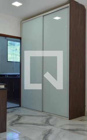 Casa de condomínio para alugar com 300m², 3 quartos e 2 vagasSuite 1
