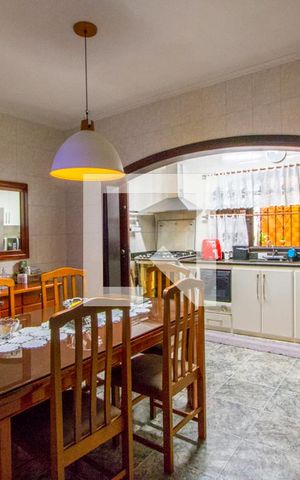 Casa à venda com 380m², 3 quartos e 6 vagas Casa à venda com 380m², 3 quartos e 6 vagasCopa/Cozinha