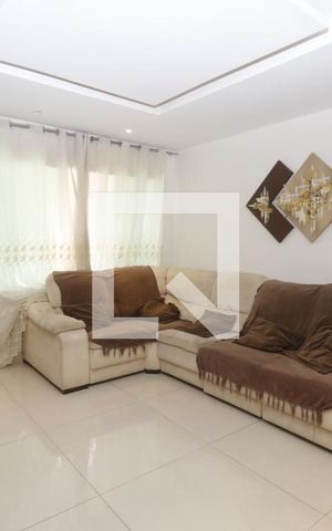 Casa à venda com 145m², 3 quartos e 2 vagasSala 