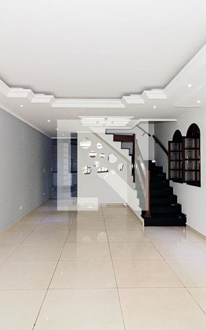 Casa à venda com 360m², 3 quartos e 2 vagas Casa à venda com 360m², 3 quartos e 2 vagasSala