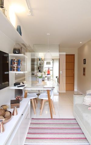 Apartamento para alugar com 60m², 2 quartos e 1 vagaSala