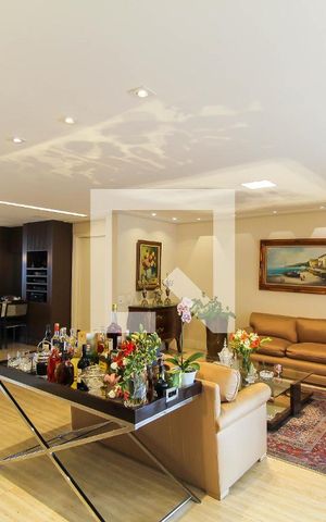 Apartamento à venda com 283m², 3 quartos e 4 vagas Apartamento à venda com 283m², 3 quartos e 4 vagasSala