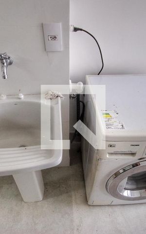 Apartamento à venda com 147m², 3 quartos e 2 vagas Apartamento à venda com 147m², 3 quartos e 2 vagasÁrea de Serviço