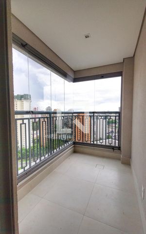Apartamento à venda com 147m², 3 quartos e 2 vagas Apartamento à venda com 147m², 3 quartos e 2 vagasQuarto 3 - Varanda