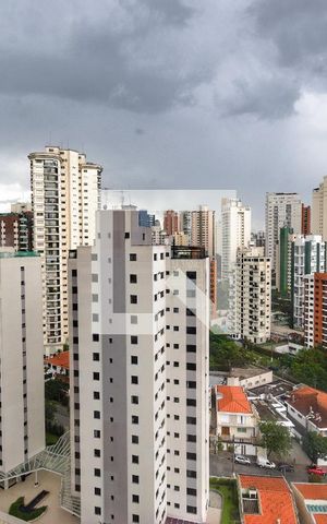 Apartamento à venda com 147m², 3 quartos e 2 vagas Apartamento à venda com 147m², 3 quartos e 2 vagasQuarto 3 - Varanda