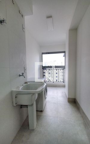 Apartamento à venda com 147m², 3 quartos e 2 vagas Apartamento à venda com 147m², 3 quartos e 2 vagasÁrea de Serviço