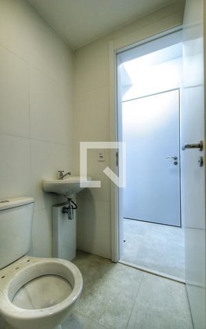 Apartamento à venda com 147m², 3 quartos e 2 vagas Apartamento à venda com 147m², 3 quartos e 2 vagasBanheiro de Serviço