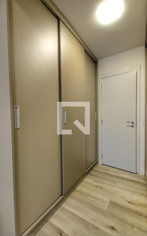 Apartamento à venda com 147m², 3 quartos e 2 vagas Apartamento à venda com 147m², 3 quartos e 2 vagasQuarto 3 - Closet