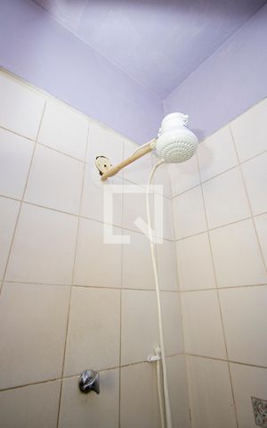 Apartamento para alugar com 60m², 2 quartos e sem vagaBanheiro