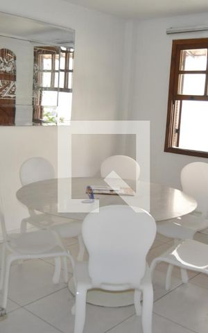 Casa de condomínio à venda com 100m², 5 quartos e 1 vagaSala