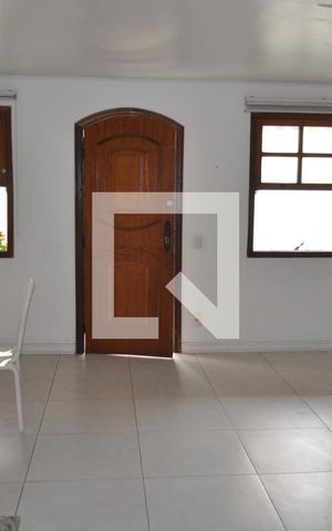 Casa de condomínio à venda com 100m², 5 quartos e 1 vagaSala