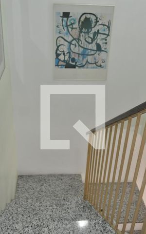 Casa de condomínio à venda com 100m², 5 quartos e 1 vagaEscada