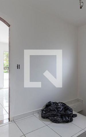 Casa para alugar com 80m², 2 quartos e 1 vaga Casa para alugar com 80m², 2 quartos e 1 vagaHall Dormitórios