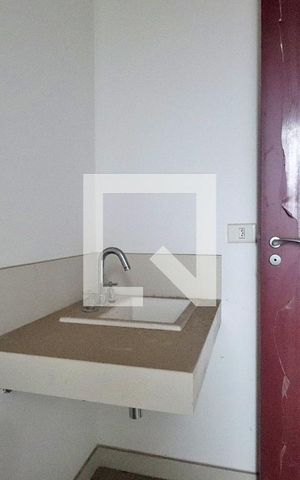 Apartamento à venda com 275m², 4 quartos e 4 vagasBanheiro da Suíte 2