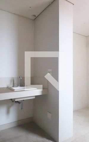 Apartamento à venda com 275m², 4 quartos e 4 vagasBanheiro da Suíte 4