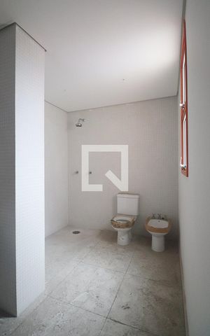 Apartamento à venda com 275m², 4 quartos e 4 vagasBanheiro da Suíte 4