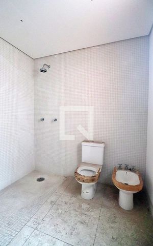 Apartamento à venda com 275m², 4 quartos e 4 vagasBanheiro da Suíte 4