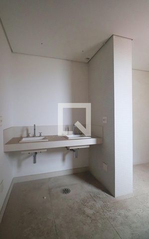 Apartamento à venda com 275m², 4 quartos e 4 vagasBanheiro da Suíte 4