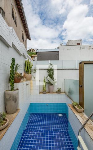 Casa à venda com 162m², 3 quartos e 2 vagasPiscina