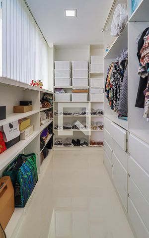 Apartamento à venda com 380m², 4 quartos e 3 vagasCobertura - Closet do Quarto 