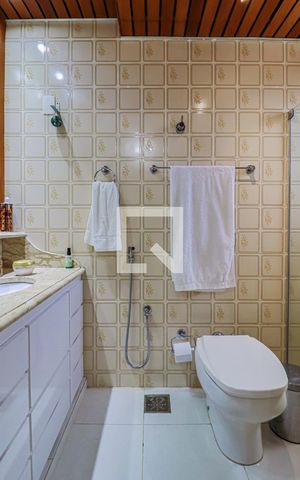 Apartamento à venda com 380m², 4 quartos e 3 vagasBanheiro do Quarto 3 Suíte