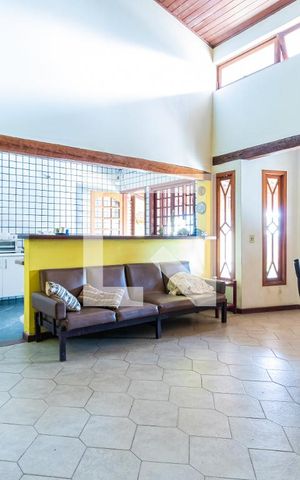 Casa para alugar com 200m², 2 quartos e 20 vagasSala