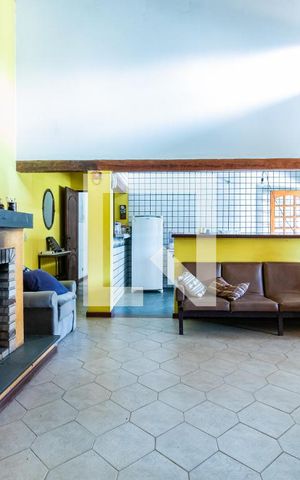 Casa para alugar com 200m², 2 quartos e 20 vagasSala
