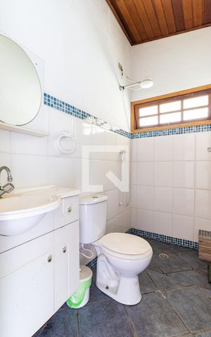 Casa para alugar com 200m², 2 quartos e 20 vagasBanheiro de Serviço