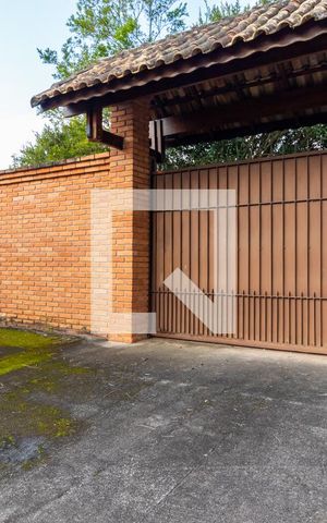 Casa para alugar com 200m², 2 quartos e 20 vagasFachada