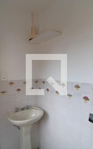 Casa para alugar com 60m², 1 quarto e sem vagaBanheiro