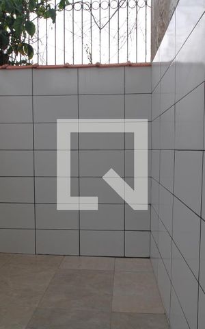 Casa para alugar com 60m², 1 quarto e sem vagaÁrea frente para cozinha