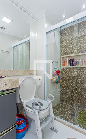 Apartamento à venda com 65m², 2 quartos e 1 vaga Apartamento à venda com 65m², 2 quartos e 1 vagaBanheiro Social