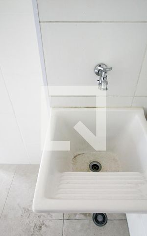 Apartamento à venda com 32m², 2 quartos e sem vaga Apartamento à venda com 32m², 2 quartos e sem vagaLavanderia