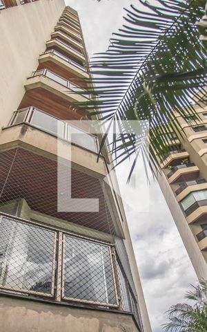 Apartamento à venda com 76m², 3 quartos e 1 vaga Apartamento à venda com 76m², 3 quartos e 1 vagaFachada