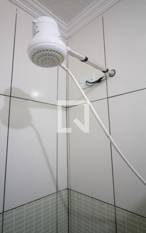 Casa de condomínio à venda com 70m², 2 quartos e 1 vaga Casa de condomínio à venda com 70m², 2 quartos e 1 vagaBanheiro