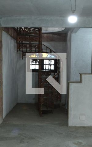 Casa à venda com 454m², 5 quartos e 2 vagasEscada do Terraço - Casa 2