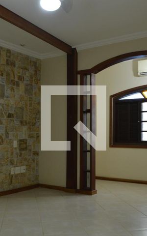 Casa à venda com 454m², 5 quartos e 2 vagasSuíte 