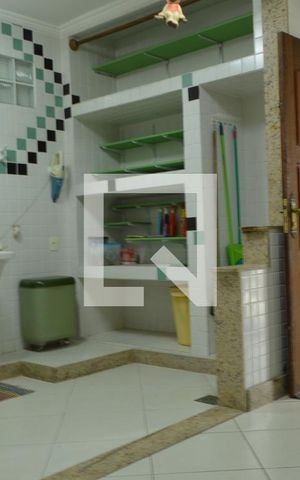 Casa à venda com 454m², 5 quartos e 2 vagasÁrea de Serviço