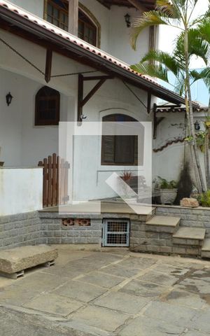 Casa à venda com 454m², 5 quartos e 2 vagasJardim 