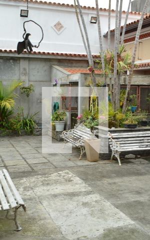 Casa à venda com 454m², 5 quartos e 2 vagasQuintal