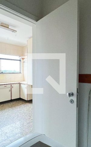 Apartamento para alugar com 260m², 3 quartos e 4 vagasQuarto de Serviço 2