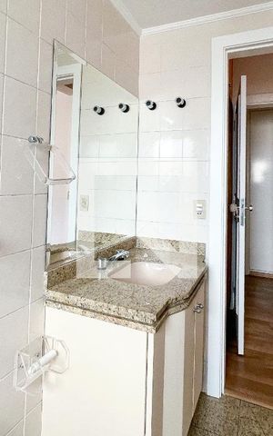 Apartamento para alugar com 260m², 3 quartos e 4 vagasBanheiro da Suíte 2