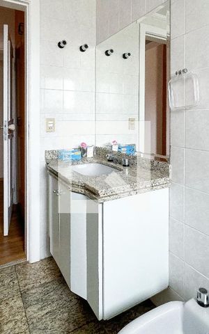 Apartamento para alugar com 260m², 3 quartos e 4 vagasBanheiro da Suíte 1