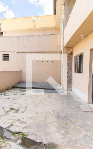 Casa à venda com 310m², 2 quartos e 3 vagas Casa à venda com 310m², 2 quartos e 3 vagasCasa 3 - Área de Serviço e Quintal