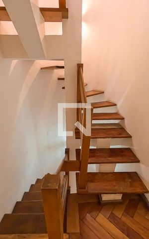 Casa à venda com 179m², 4 quartos e 2 vagas Casa à venda com 179m², 4 quartos e 2 vagasCorredor