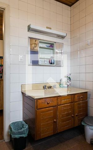 Casa para alugar com 330m², 4 quartos e 15 vagasBanheiro