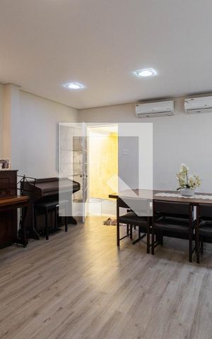 Casa para alugar com 330m², 4 quartos e 15 vagasSala